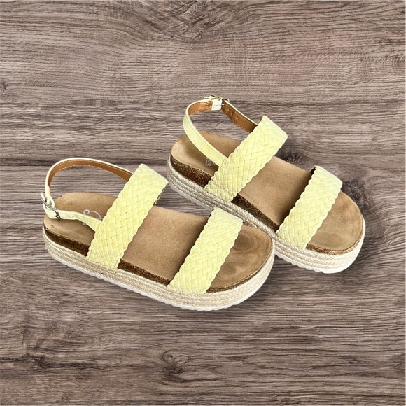 Art Class Yellow Espadrille Buckle Sandals Braided Straps Size 13 Girls - Picture 2 of 7